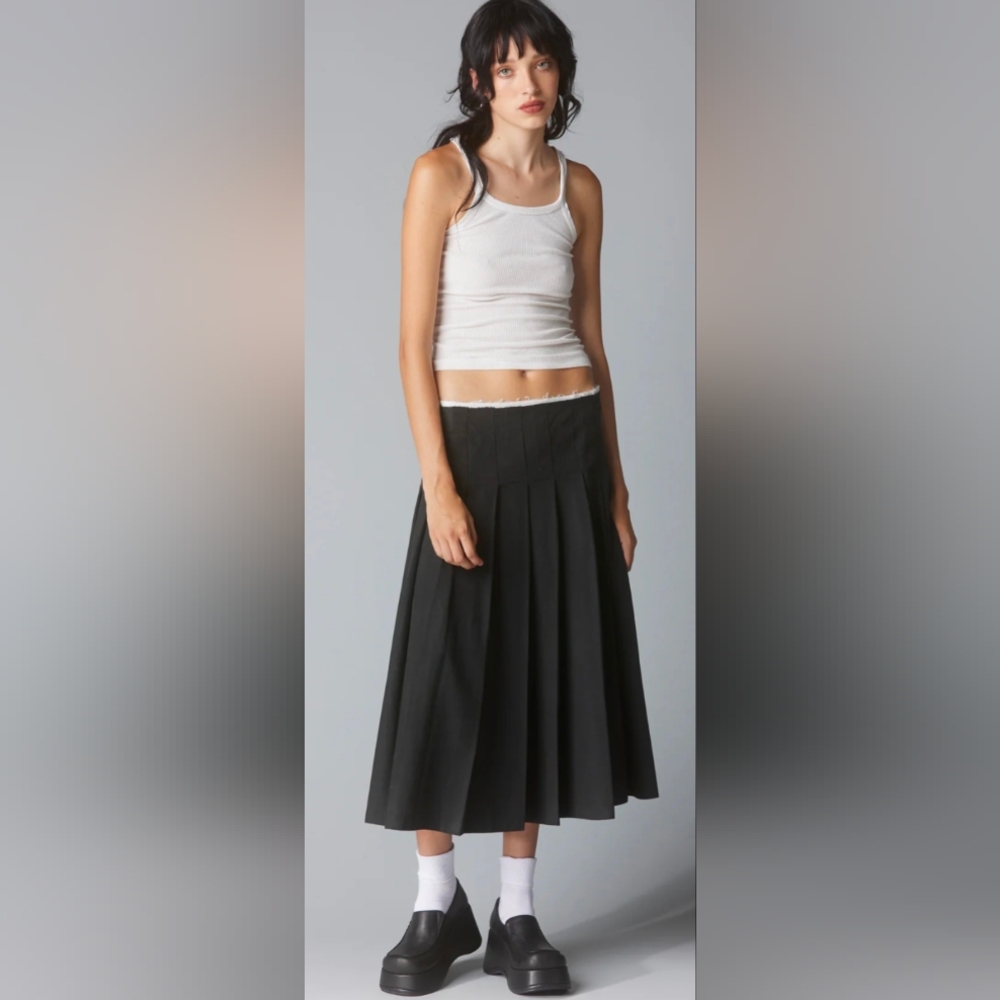 UNIF Black Pleated Skirt